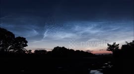 Amazing Time-Lapse of rare Type 5 Noctilucent Clouds!