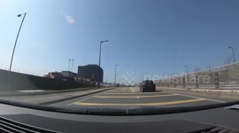 Nissan Juke Driver Undercut other car on Roundabout