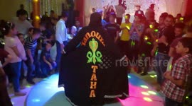 Unexpected Entrance for Dance Show In Wedding
