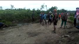 Crocodile eat man in Riau, Indonesia