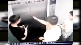 Elevator doors crash open after man one-inch punches them in China