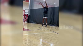 Basketball stars Tristan Thompson and Seth Curry shoot hoops in the same gym