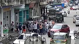 Quick-thinking passersby rescue 3-wheeler driver squashed under rebar in China's Foshan