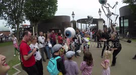 i Puppets Meet the Public