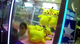 Chinese girl gets stuck in claw machine after trying to get her hands on Pikachu toy