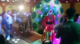 How To Manibulate People Mind In Wedding