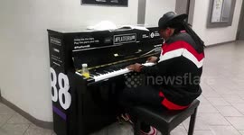 Piano player at kings cross