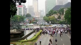 Thousands Indonesian gather in rally near Constitutional Court.