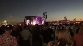 Festival goals, 2 people order 40 beers