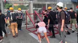 Hong Kong protesters barricade police inside chief executive's office