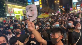 Hong Kong protestors block major roads in Kowloon, forcing motorists to turn around