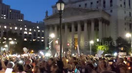 New York: 'Lights for Liberty' vigil illuminates Foley Square
