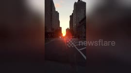Newsflare Edit - #Manhattanhenge tonight in NYC recorded @ 8:17 pm #UWS ???? https://t.co/R6USlnDSmG