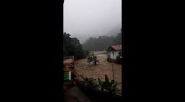 The flash flood suddenly attacked the village in the northern mountainous province of Vietnam