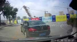 Huge tower crane suddenly collapses, killing the operator in China's Dalian