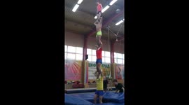 Amazing acrobats in Moscow create impressive human tower
