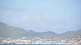 'Airport beach' in Caribbean features startlingly low flying planes