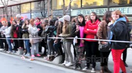 Justin Bieber Fans Mass Outside his Madrid Hotel