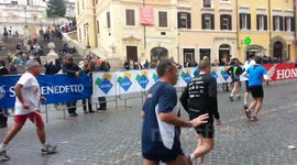 The Rome marathon from the Spanish Steps