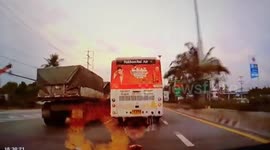 Motorcyclist has a nasty surprise after attempting a dangerous move