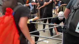 Hong Kong protesters erect barricades in Causeway Bay