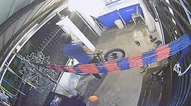 Bungling thief fails to lift bike over fence before homeowner arrives