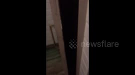 This closing door sounds exactly like the Jaws theme tune