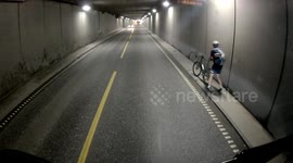 HGV driver’s scary near miss with cyclist in Norwegian highway tunnel caught on dashcam