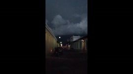 Rayo impresionante en la ciudad de Antigua Guatemala durante una tormenta eléctrica.