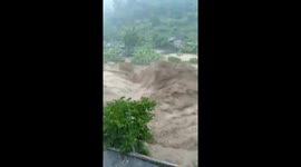 Terrifying flood appeared after the Typhoon Wipha attacked Vietnam