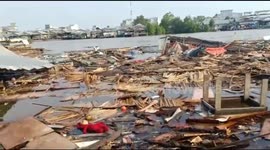 river abrasion, washed away and damaged 10 houses, which occupied 40 people