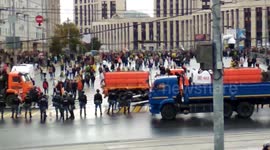 Tens of thousands attend opposition protest in Moscow