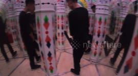 Mirror labyrinth! The house of mirrors challenges every move