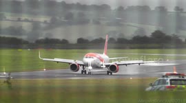 Hair-raising landings in high winds at the UK's Bristol airport