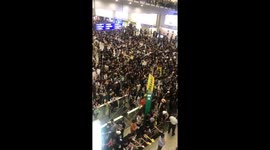 Hong Kong airport chaos as all departing flights are cancelled amidst mob protests