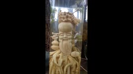 Sculptor creates incredibly detailed statues from local tree roots in Vietnam