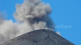 Huge ash emission from Northeast Crater / Etna
