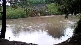 Kids Use Raft To Cross River And Reach School