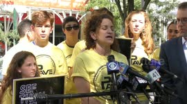 Vaping activists angrily interrupt Anti Juul Protest