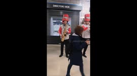 Live music sponsored by @YorkshireTea could it get any better ???????? #Headingley #Ashes https://t.co/ee8FKL722e