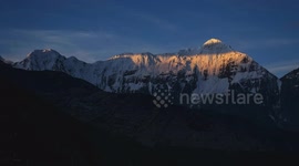 Incredible Sunrise Time-lapses of the Annapurna Conservation Area