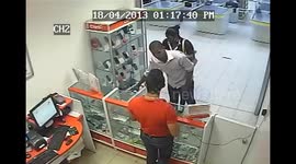 Robo en la tienda la sirena
