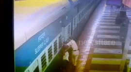 Alert cop pulls out passenger whose leg got stuck in between platform and footboard of moving train