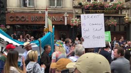 Pro and anti-Brexit demonstrations meet in Westminster