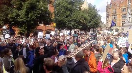 No one voted for Boris (clapping)