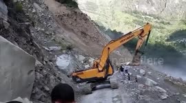 Massive landslide hits northern Indian town, uproots trees, disrupts road traffic