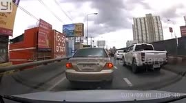 Heroic food delivery rider rushes two-year-old boy having a seizure to hospital in Thailand