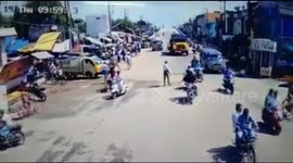 Alert traffic cop saves boy from crashing into lorry
