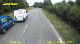 Dangerous road rage on UK dual carriageway forces 18-tonne truck to stop