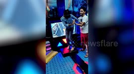 Man suffers mini panic attack while playing Virtual Reality game in northern India